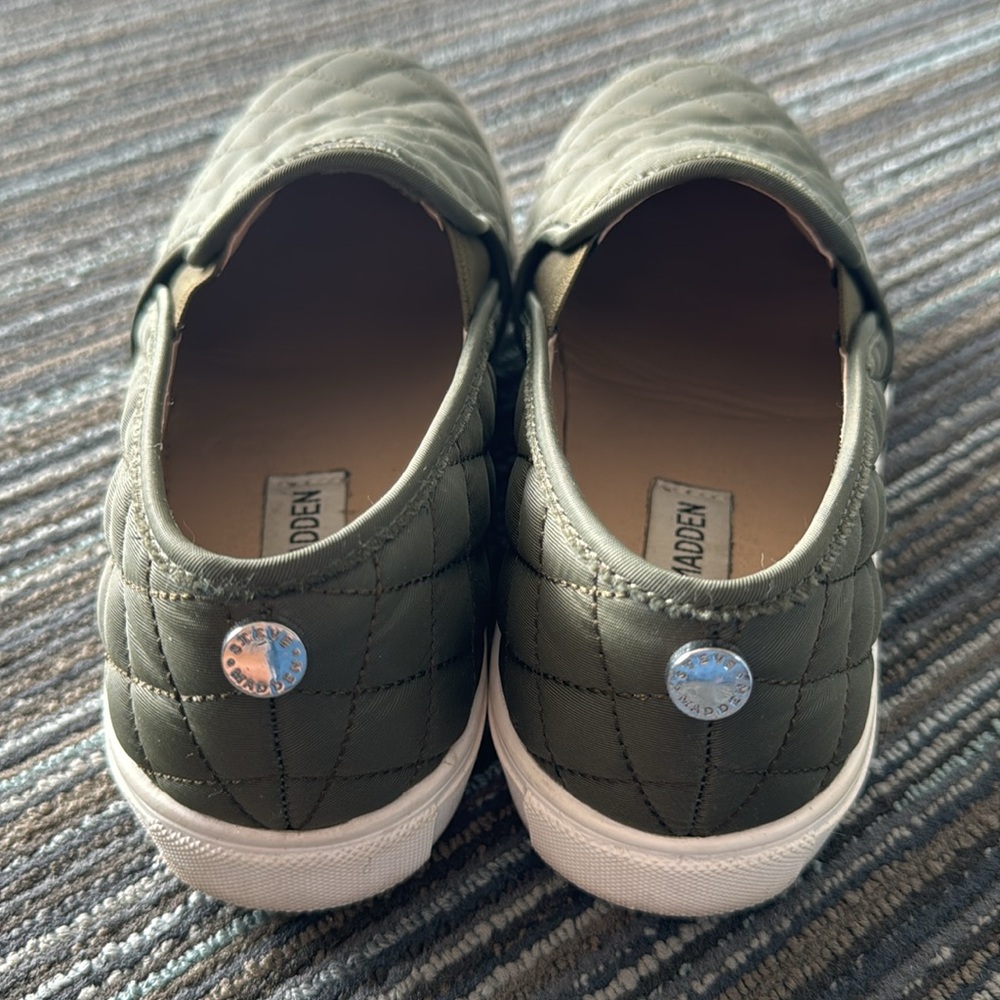 Steve Madden Ecentrcq Slides - image 5